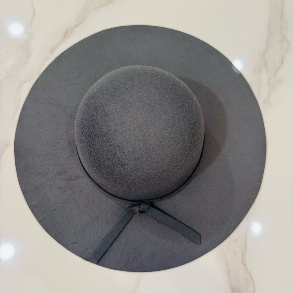 Chatties one size grey woman floppy hat. New!